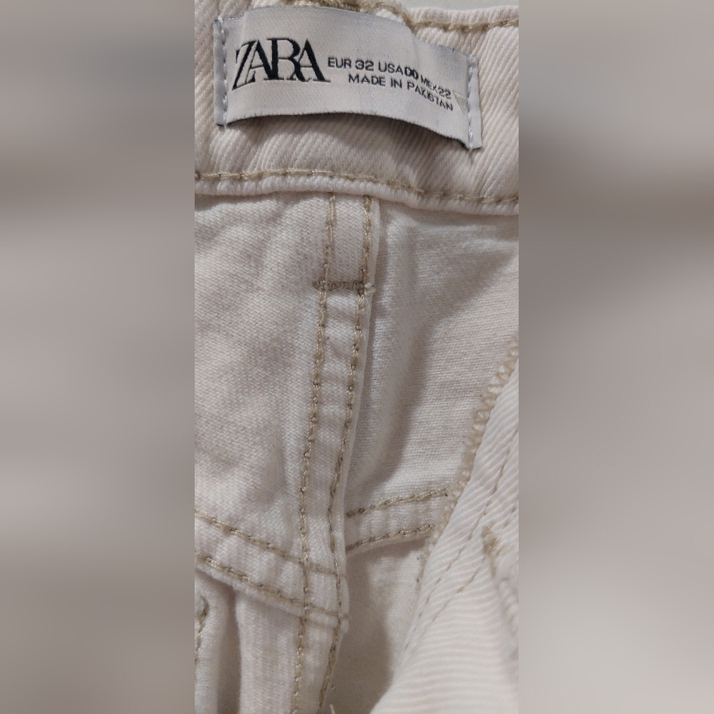 Zara Cream Straight Leg Jeans Timeless Style - Picture 3 of 5